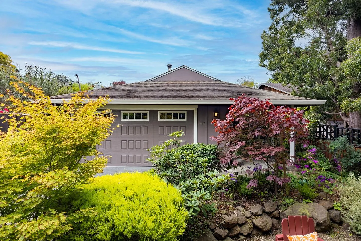 1047 Acacia St photo 1