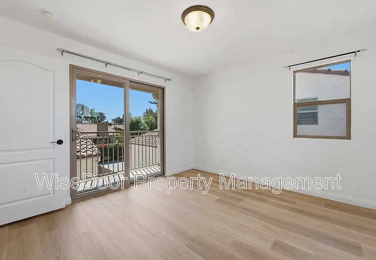 1087 Waterfall Way — Photo 25
