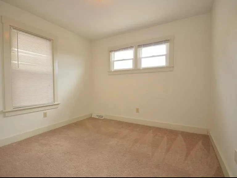 804 Lilac St — Photo 17