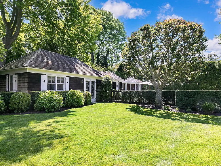 124 Meeting House Ln — Photo 28