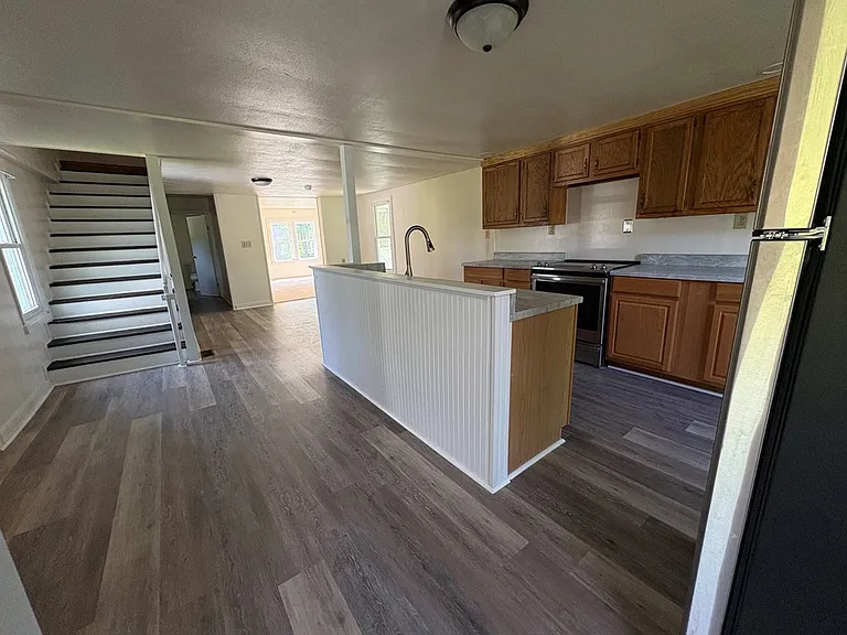 1058 Campbell Run Rd — Photo 5
