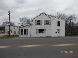 104 S Main St, Elroy, WI 53929