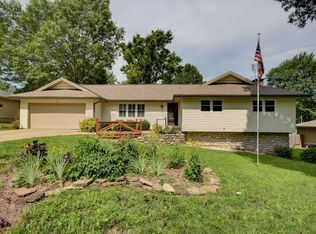 2865 S Barnes Ave, Springfield, MO 65804