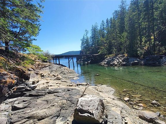 2nd image of 226 Bold Point Rd
