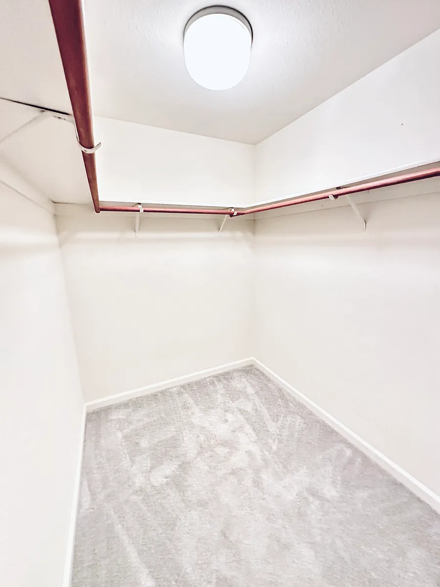 Building Photo - Stonefield Ln