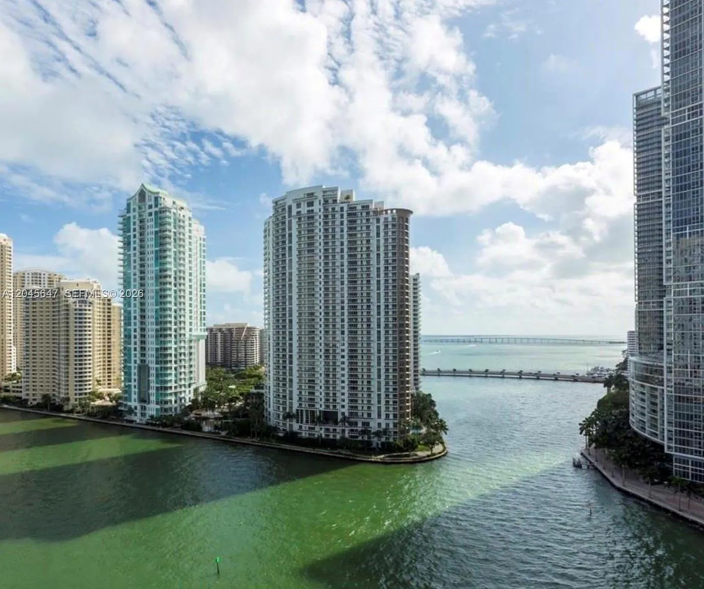 2 bed, 1050 sqft, $3,699 — Photo 2