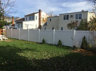 536 Barnard Ave, Woodmere, NY 11598