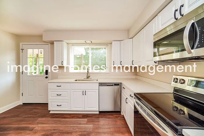 12400 Adams Dr — Photo 3