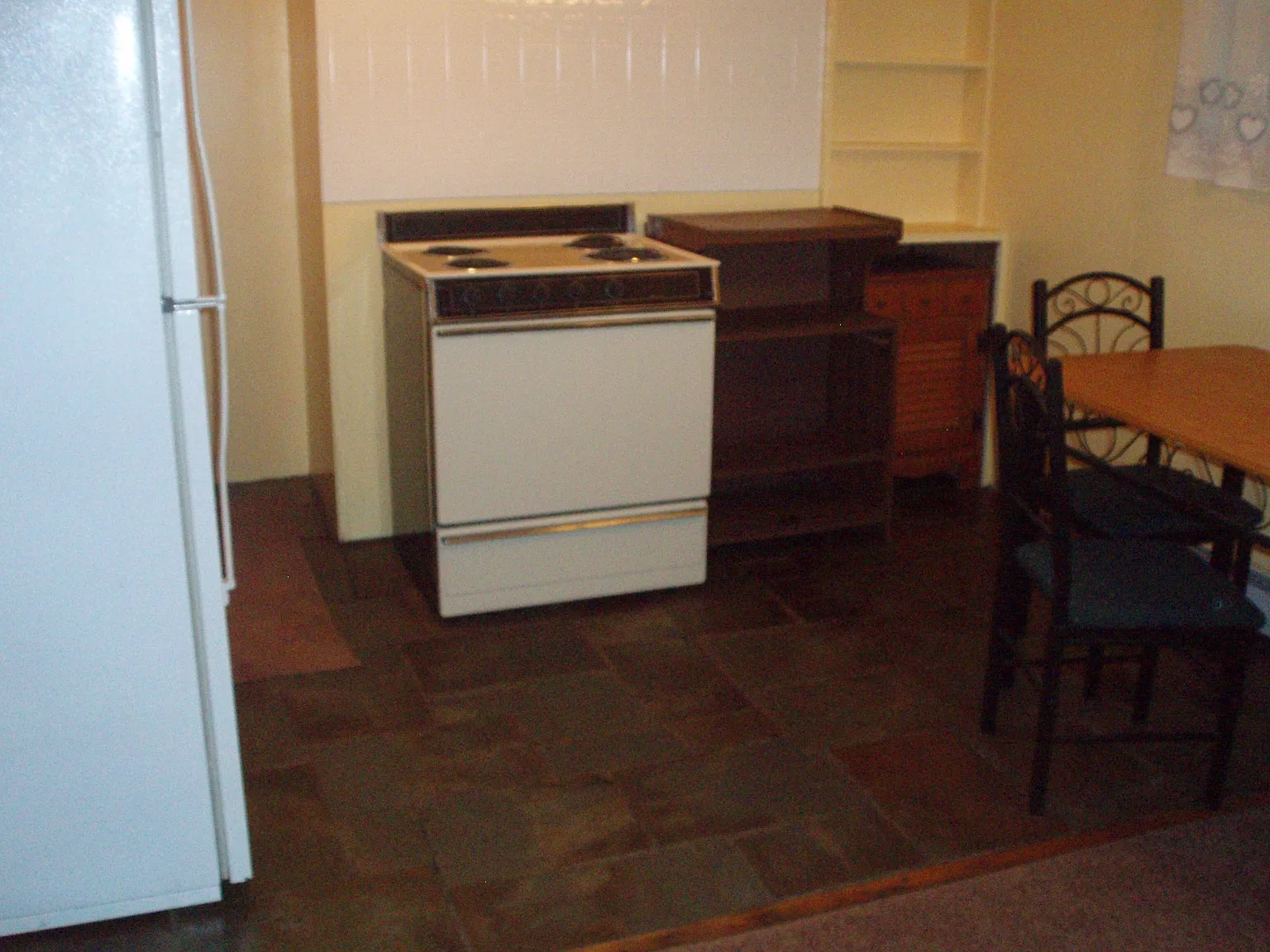 1 bed, 800 sqft, $1,300 — Photo 3