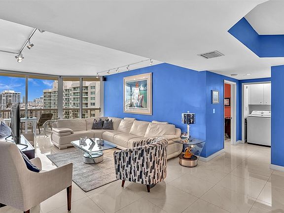 5th image of 20191 E Country Club Dr APT 2602
