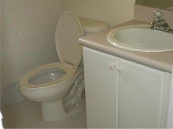 4th image of 17019 SW 39th St