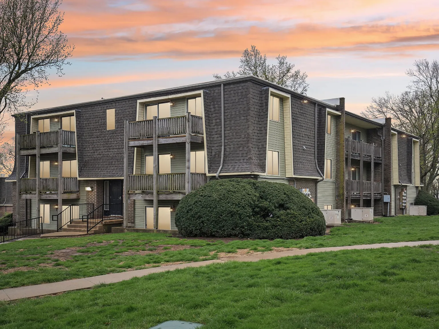 Flats at Wildwood — Photo 2