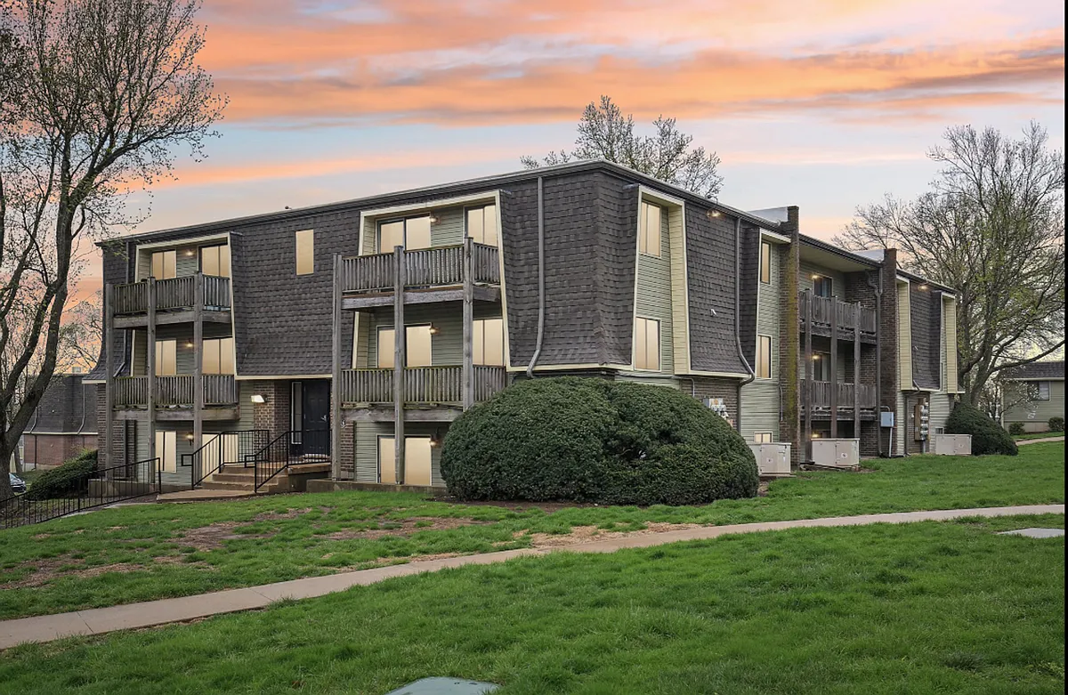Building Photo - Flats at Wildwood