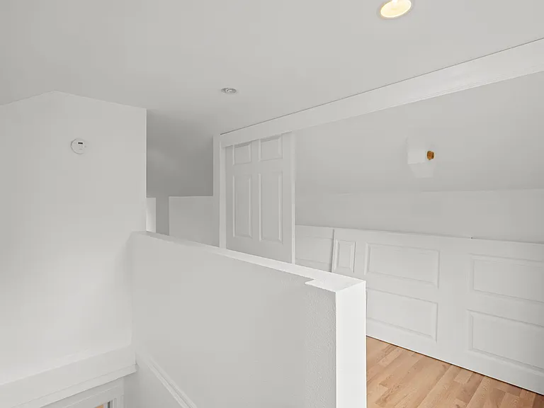 1346 NW Couch St — Photo 6