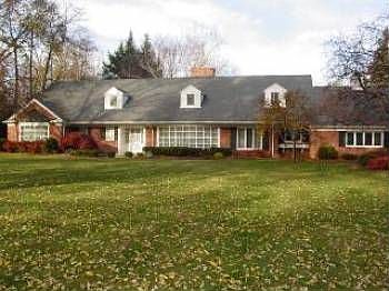 1st image of 2950 Valley View Dr