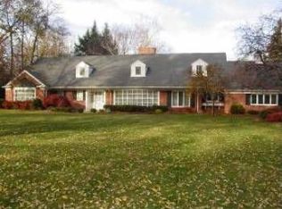 2950 Valley View Dr, Toledo, OH 43615