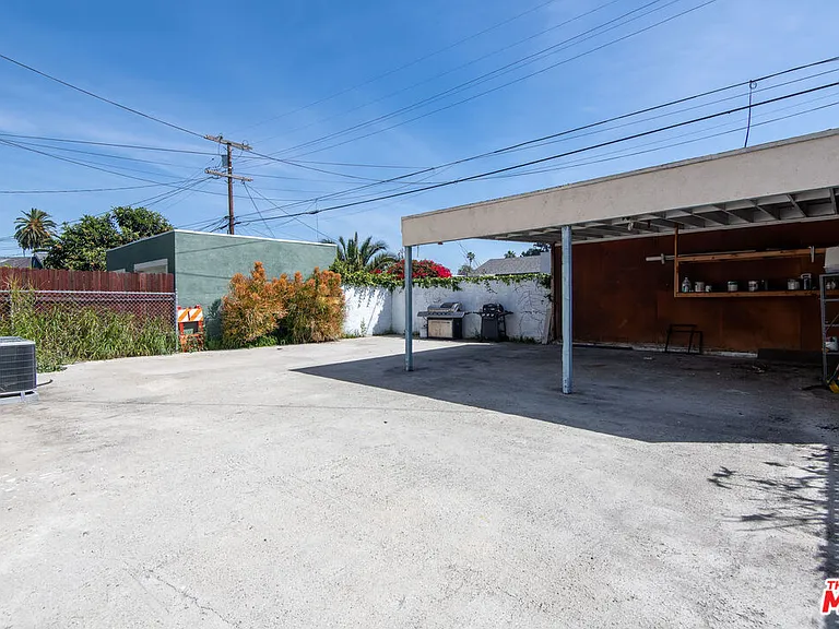 2134 S Cloverdale Ave — Photo 32