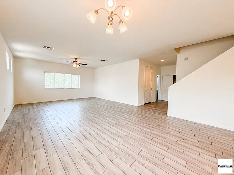 1741 W Pollack St — Photo 7