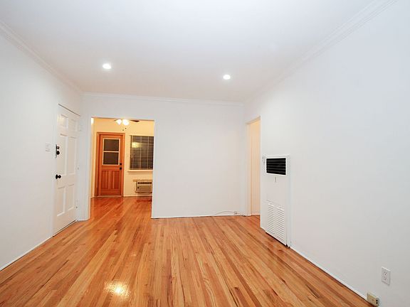 4th image of 123 N Maple St Unit 123D