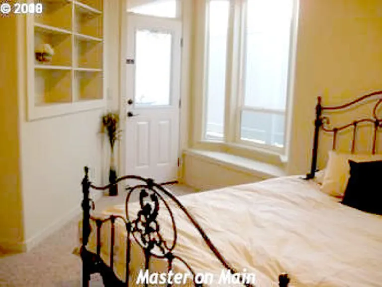 5210 NE 74th Ct — Photo 5