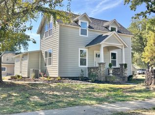 404 S 5th St, Humboldt, KS 66748