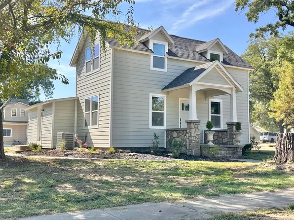 404 S 5th St, Humboldt, KS 66748