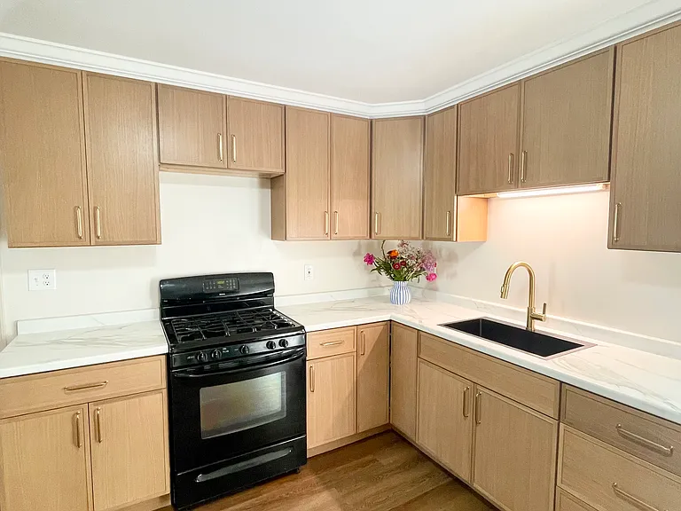 401 Dearborn St #1 — Photo 1