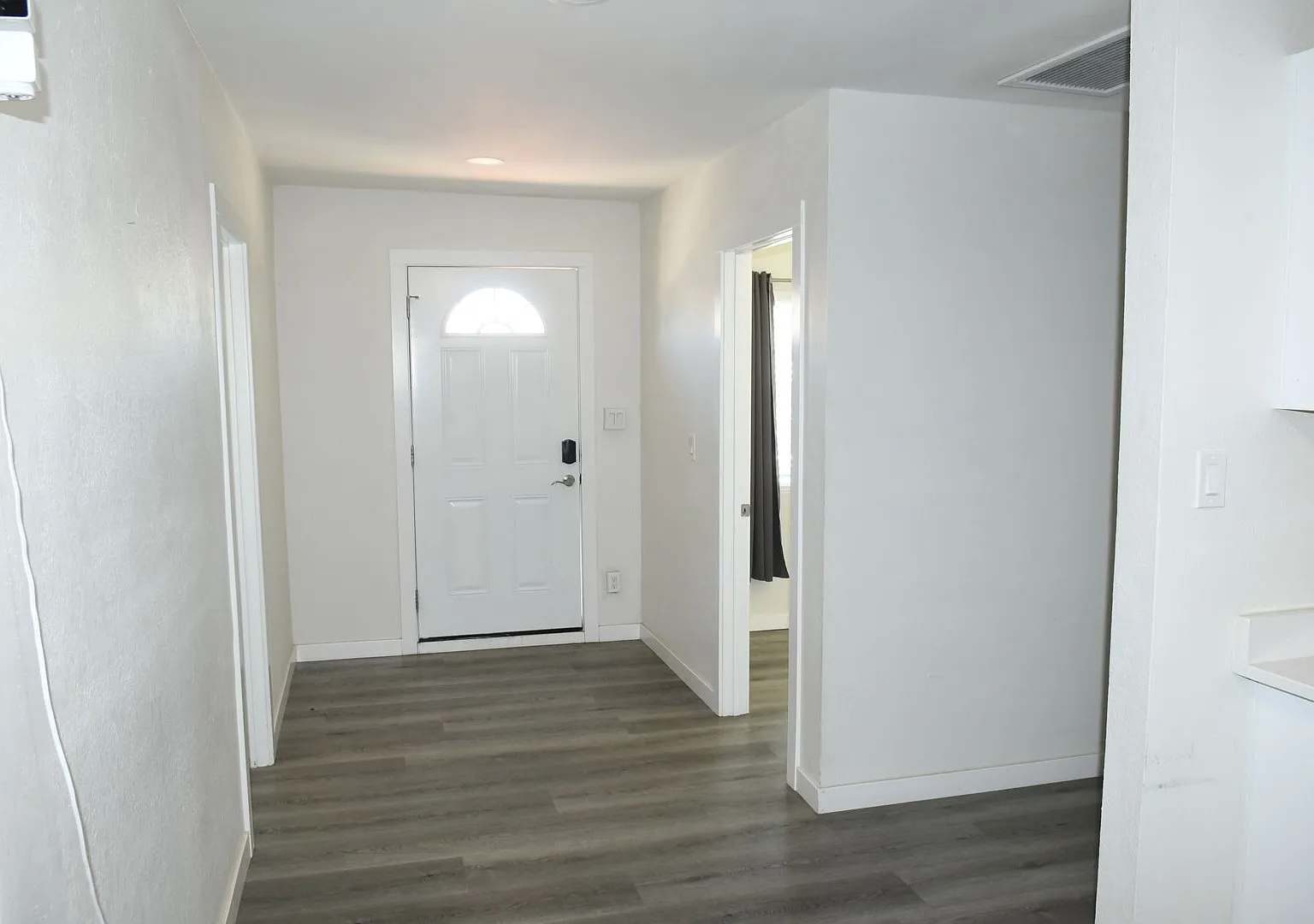 Price Improvement - 5-Bedroom Phoenix Home With Spacious Patios & Gated Vehicle Access — Photo 4