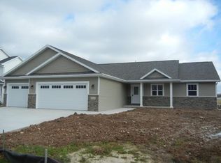2415 Bruce St, Neenah, WI 54956