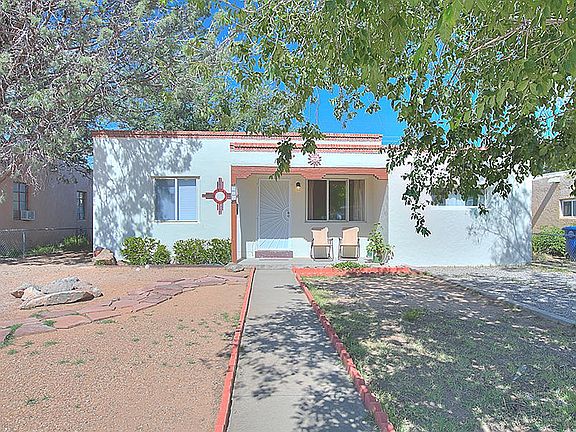 2nd image of 909 Wilmoore Dr SE