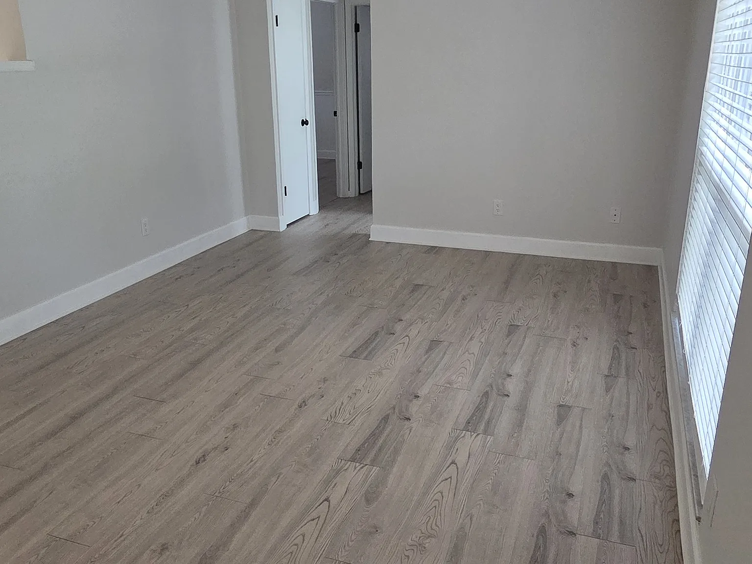 3 bed, 1220 sqft, $2,400 — Photo 2