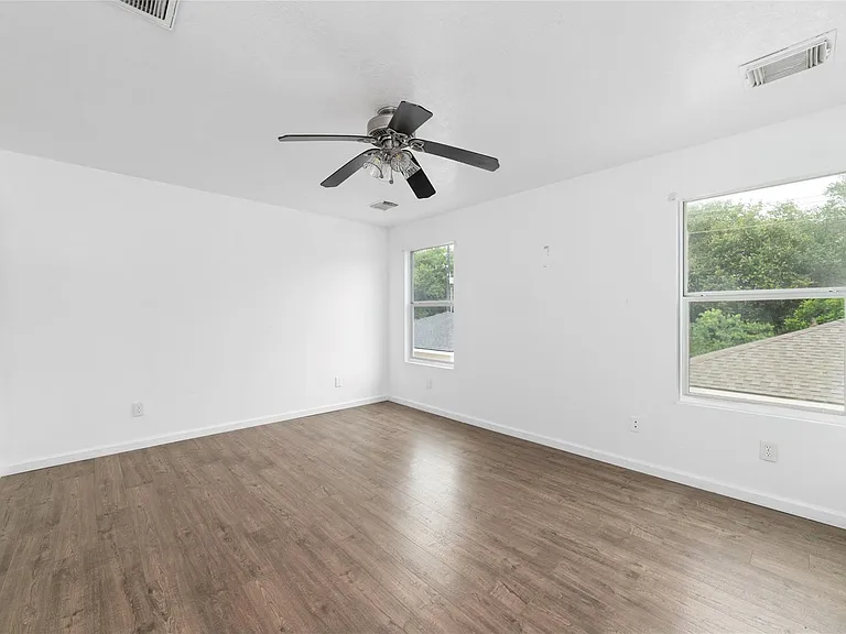 10106 Farrell Dr — Photo 14