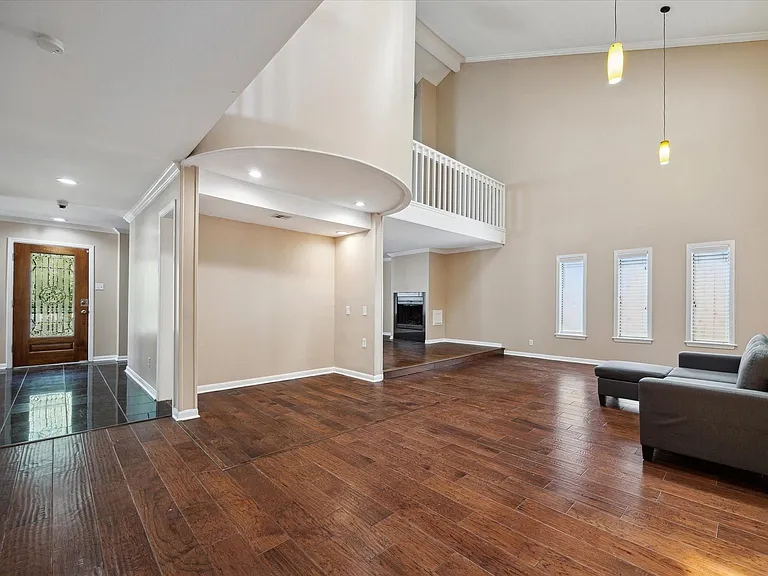 3302 Chris Dr — Photo 4