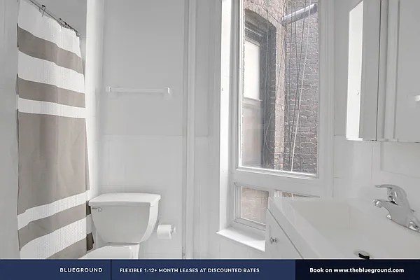 Rented by The Blueground | media 102