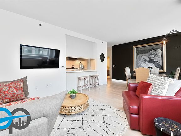 3rd image of 389 E 89th St APT 8B