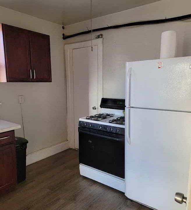 1st image of 2415 W Cullom Ave