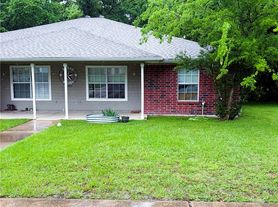 1005 Autumn Cir, College Station, TX