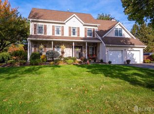 8 Knight Dr, Plainsboro, NJ