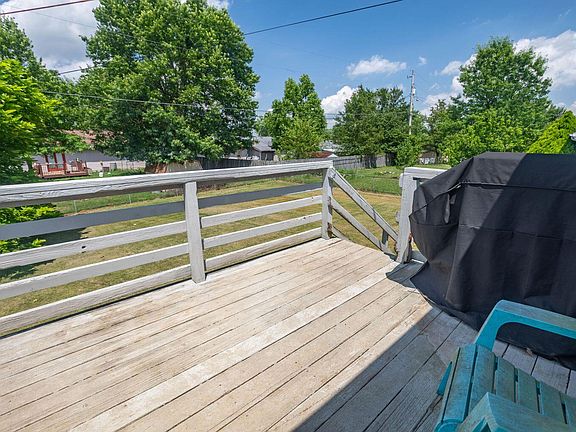 2nd image of 1643 Highview Cir