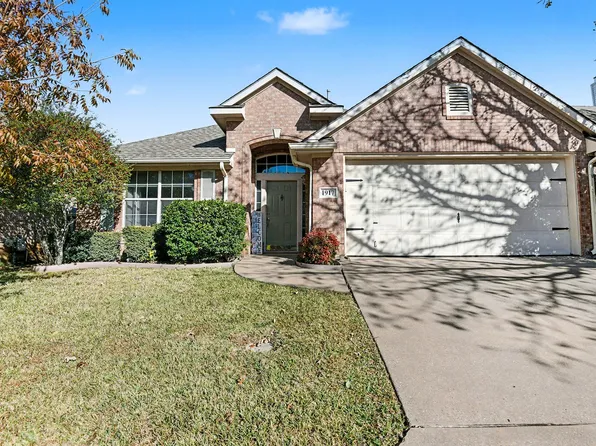 1917 Cavender Cir, Denton, TX 76205
