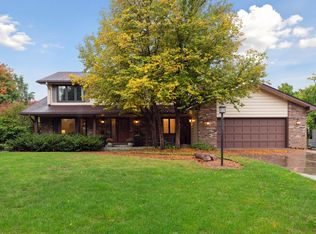 1256 Wyncrest Ct, Arden Hills, MN 55112