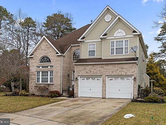 3rd image of 42 Cranberry Dr