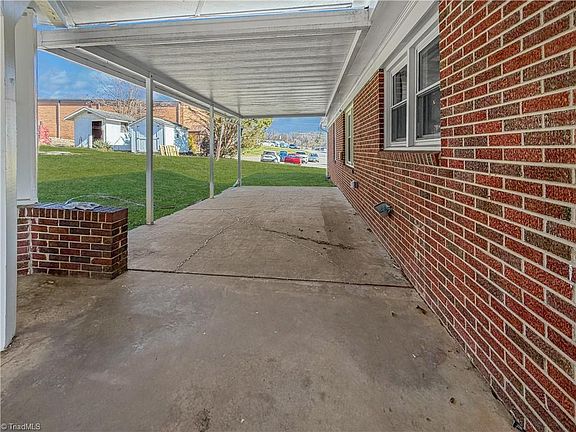 3rd image of 902 Welborn Ave