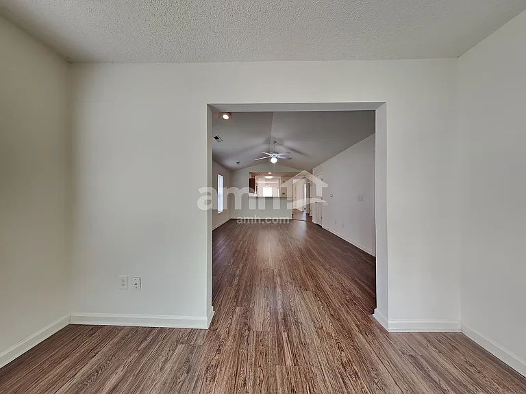 5815 Regent Village Dr — Photo 6