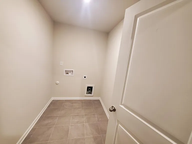 321 Diversity Way — Photo 14