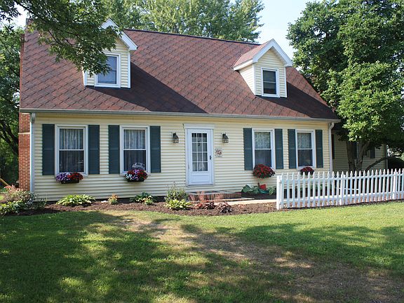 Gorgeous curb appeal
