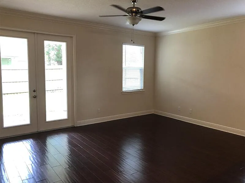 3 bed, 2.5 bath, 1994 sqft, $2,600 — Photo 4