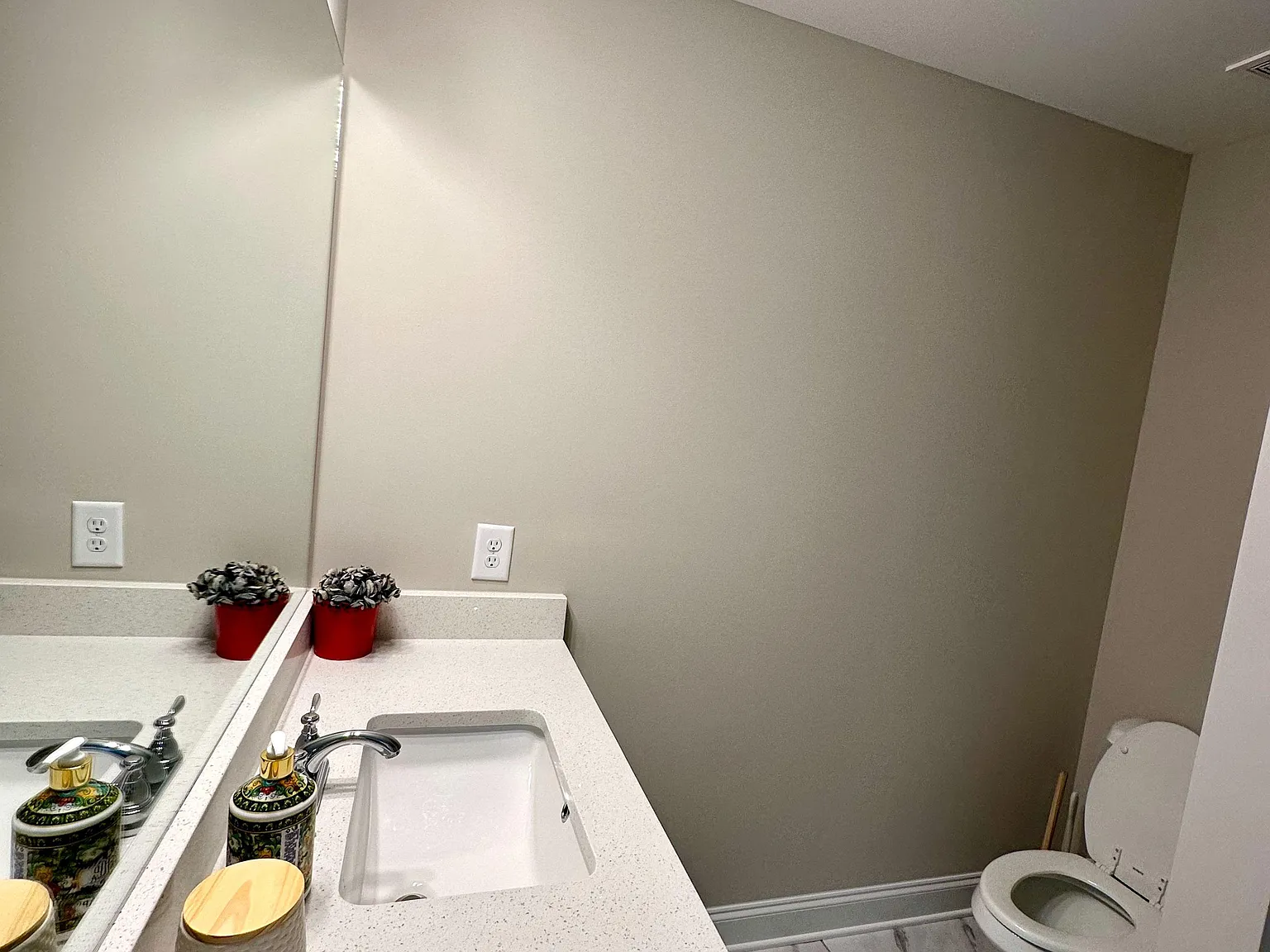 4 bed, 2.5 bath, 2300 sqft, $1,035 — Photo 4