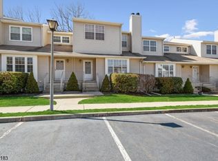 126 Sunnyvale Ct, Somerset, NJ 08873