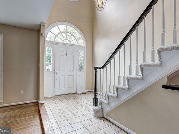 2nd image of 10100 Crestberry Pl